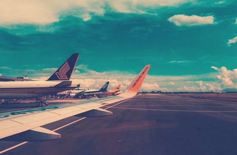 Planes parked on runway - AeroCloud's Remote Stand Management